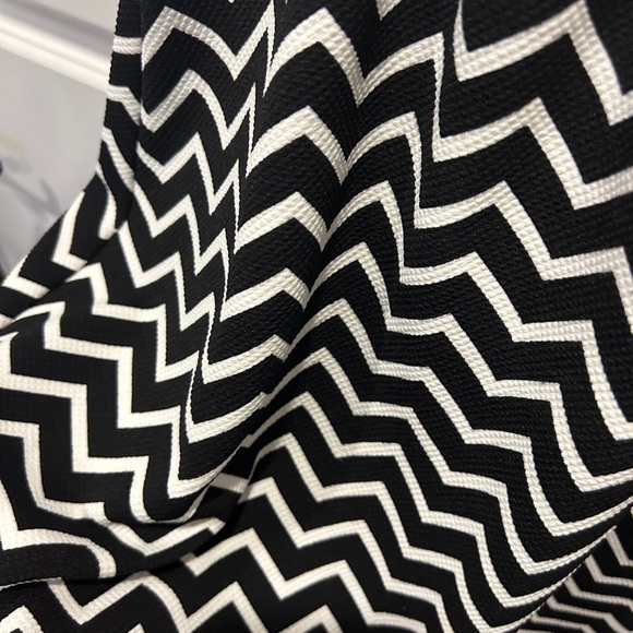 Speechless Black & White Chevron Dress Juniors Large - Picture 5 of 12